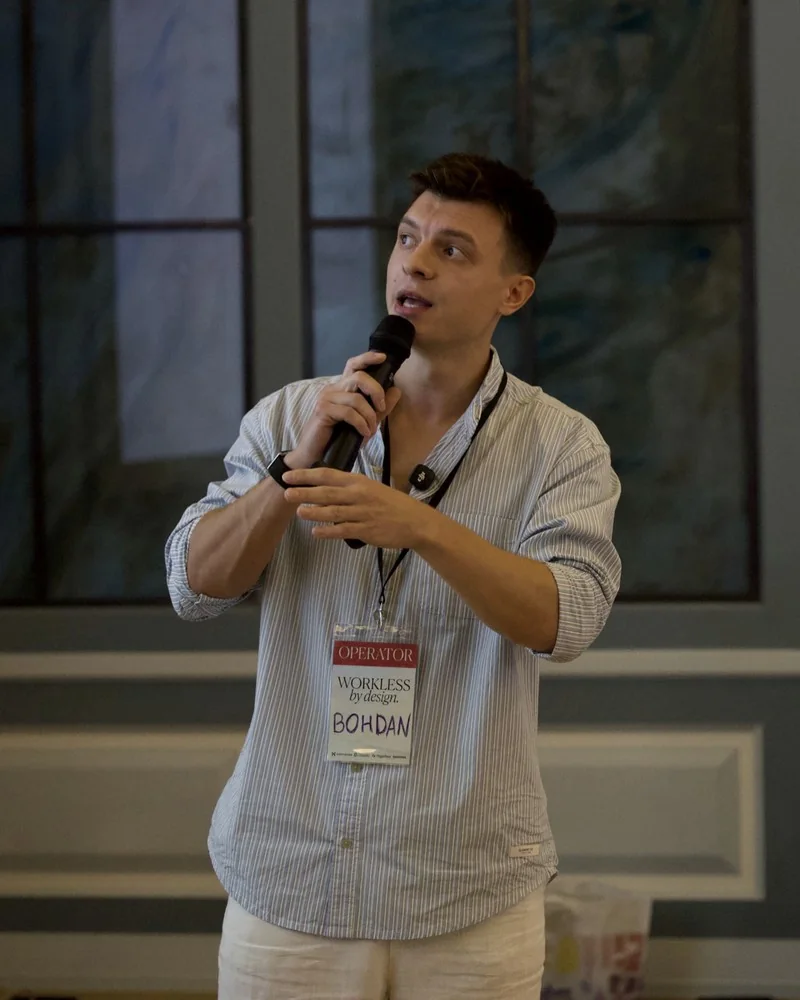 Bohdan Saranchuk speaking at a workshop